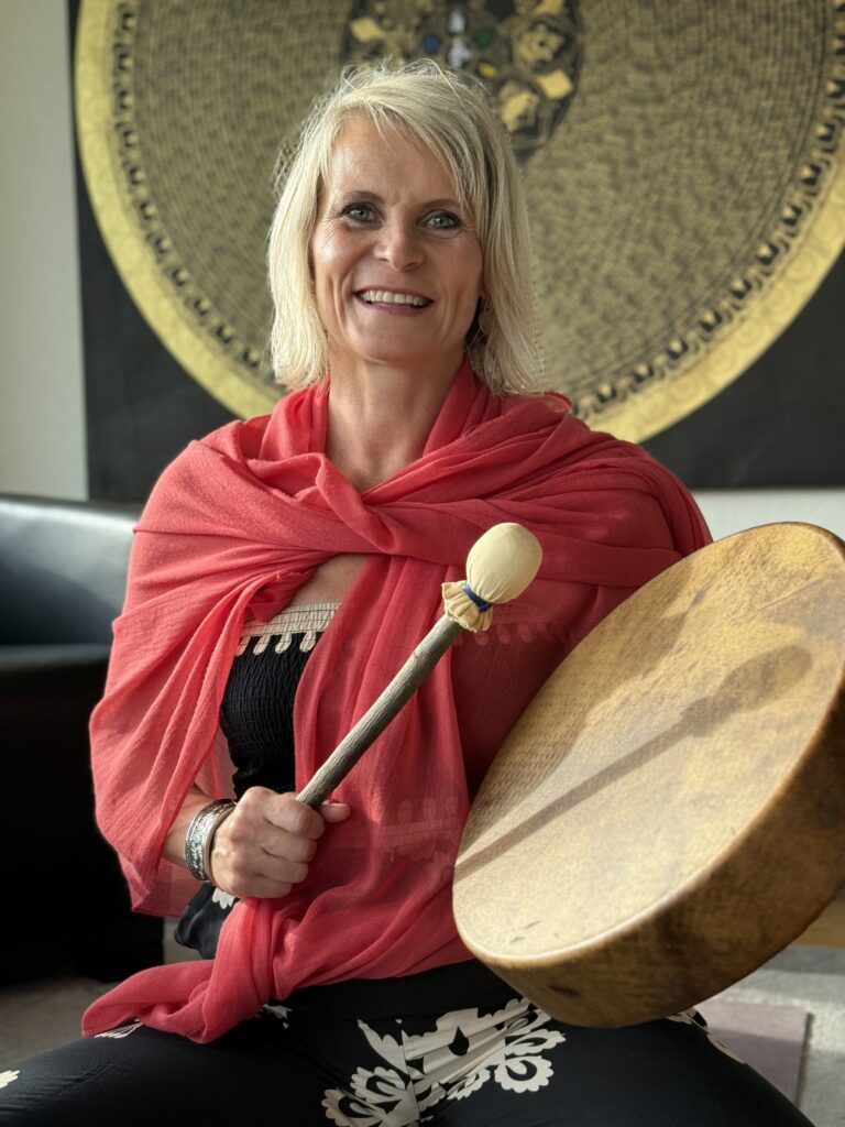 Dodo Stehlo lebt als ganzheitliche Personaltrainerin & Coaching in Pfäffikon SZ auch bei der spirituellen Begleitung ihrer Kundinnen und Kunden ihren Seelenplan.